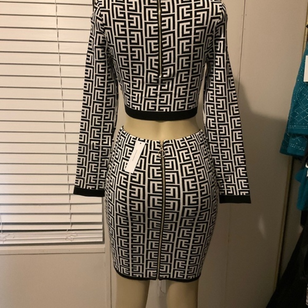 Crop Top Set - Picture 8 of 10